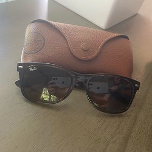 Ray-Ban Wayfarer Classic Sunglasses